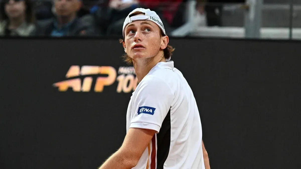 Stefanos Tsitsipas Vence a Ignacio Buse en Gstaad y Logra su Revancha